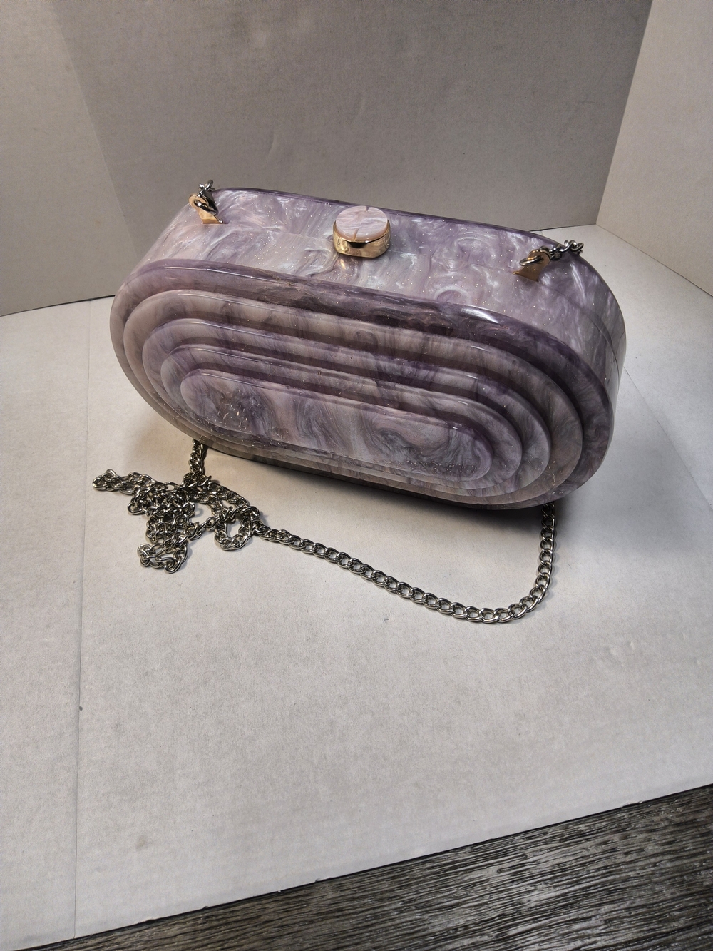 NWOT Urban Expressions LILAC  Marbled Crossbody Clutch with Silvertone Chain